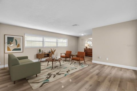 House in South Pasadena, Florida 2 bedrooms, 139.35 sq.m. № 2093606 - photo 2