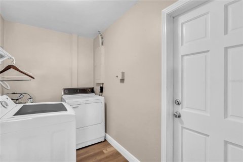 House in South Pasadena, Florida 2 bedrooms, 139.35 sq.m. № 2093606 - photo 6