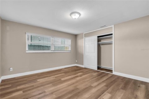 House in South Pasadena, Florida 2 bedrooms, 139.35 sq.m. № 2093606 - photo 8