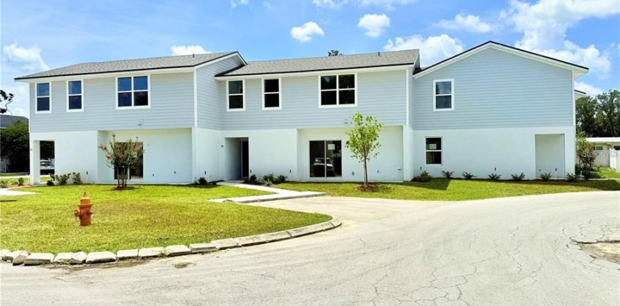 Adosado en Lakeland, Florida 3 dormitorios, 131.36 m2 № 1904444