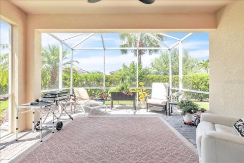 House in Cape Coral, Florida 3 bedrooms, 178.93 sq.m. № 2208804 - photo 29