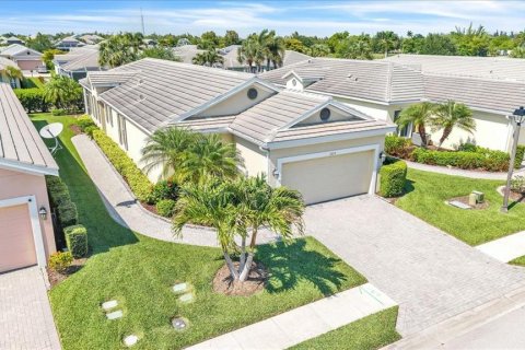 House in Cape Coral, Florida 3 bedrooms, 178.93 sq.m. № 2208804