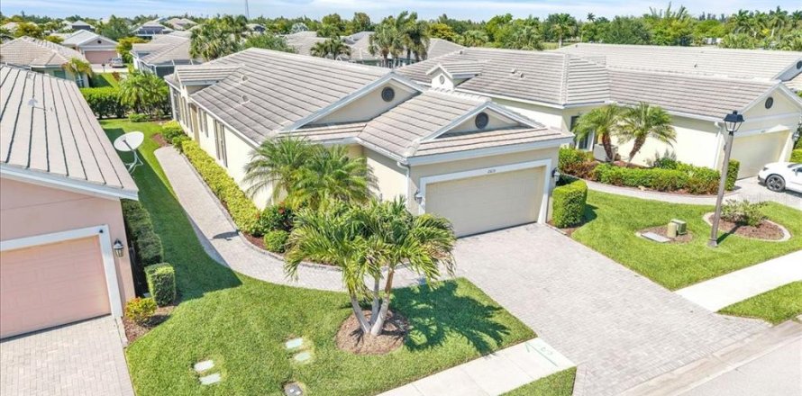 House in Cape Coral, Florida 3 bedrooms, 178.93 sq.m. № 2208804