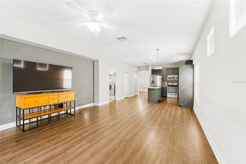Casa en venta en Orlando, Florida, 4 dormitorios, 179.39 m2 № 2236087 - foto 26
