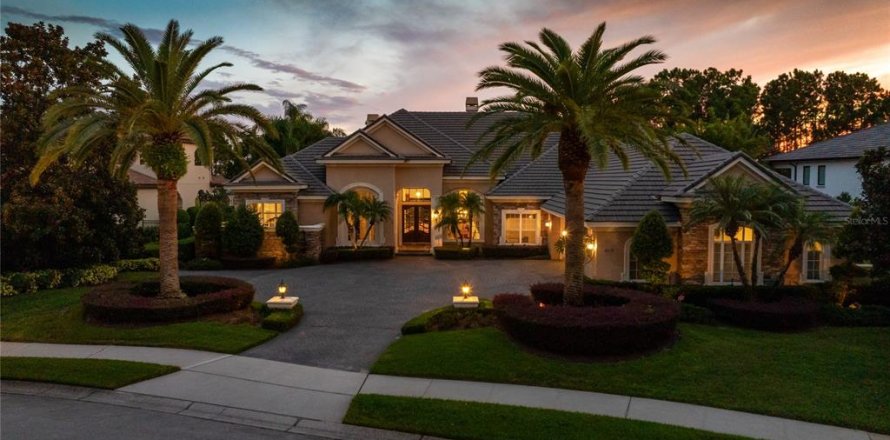 House in Mount Dora, Florida 5 bedrooms, 495.91 sq.m. № 1910663