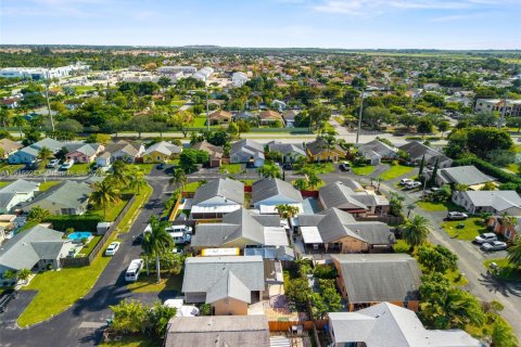 Villa ou maison à vendre à Homestead, Floride: 3 chambres, 129.78 m2 № 1971369 - photo 23