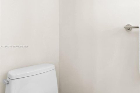 Condominio en venta en Miami Beach, Florida, 1 dormitorio, 76.27 m2 № 2032340 - foto 14