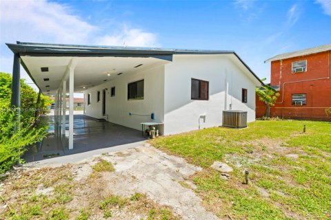 Villa ou maison à vendre à West Park, Floride: 3 chambres, 131.83 m2 № 1931385 - photo 3