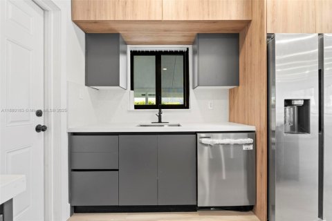 Villa ou maison à vendre à West Park, Floride: 3 chambres, 131.83 m2 № 1931385 - photo 13