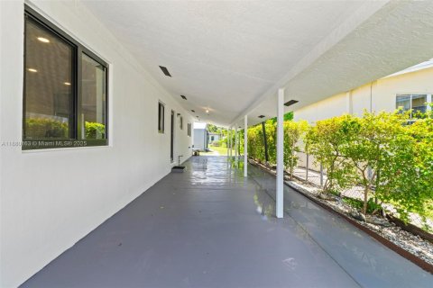 Villa ou maison à vendre à West Park, Floride: 3 chambres, 131.83 m2 № 1931385 - photo 4