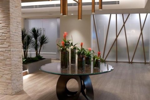 Condo in Miami Beach, Florida  № 2013193 - photo 23