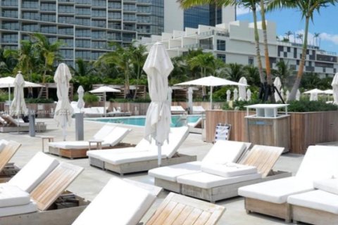 Condo in Miami Beach, Florida  № 2013193 - photo 16