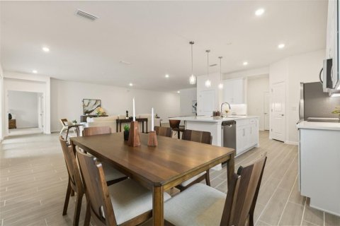 House in ANGELINE in Land O' Lakes, Florida 4 bedrooms, 249.63 sq.m. № 2152391 - photo 14