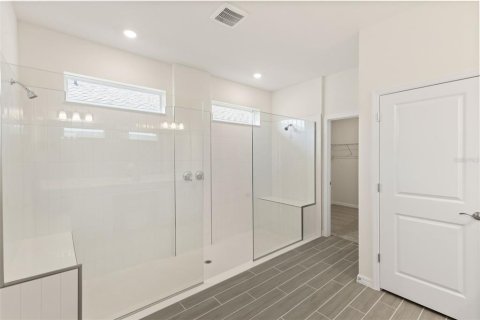 House in ANGELINE in Land O' Lakes, Florida 4 bedrooms, 249.63 sq.m. № 2152391 - photo 30
