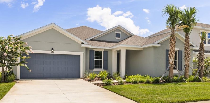 House in ANGELINE in Land O' Lakes, Florida 4 bedrooms, 249.63 sq.m. № 2152391