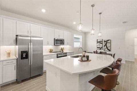 House in ANGELINE in Land O' Lakes, Florida 4 bedrooms, 249.63 sq.m. № 2152391 - photo 16