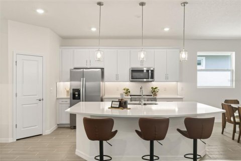 House in ANGELINE in Land O' Lakes, Florida 4 bedrooms, 249.63 sq.m. № 2152391 - photo 12