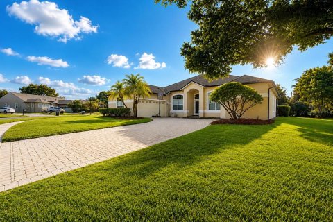 House in Orlando, Florida 3 bedrooms, 231.61 sq.m. № 2299388