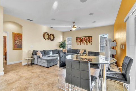 House in Auburndale, Florida 4 bedrooms, 233.09 sq.m. № 1720790 - photo 12