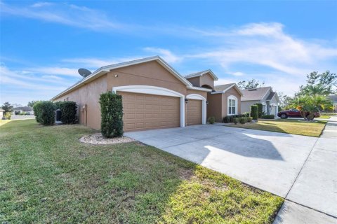 House in Auburndale, Florida 4 bedrooms, 233.09 sq.m. № 1720790 - photo 2