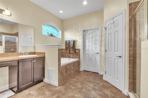 House in Auburndale, Florida 4 bedrooms, 233.09 sq.m. № 1720790 - photo 22
