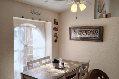 House in Largo, Florida 3 bedrooms, 130.43 sq.m. № 1784300 - photo 8