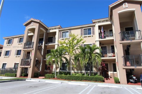 Condo in Cutler Bay, Florida, 2 bedrooms № 2086610