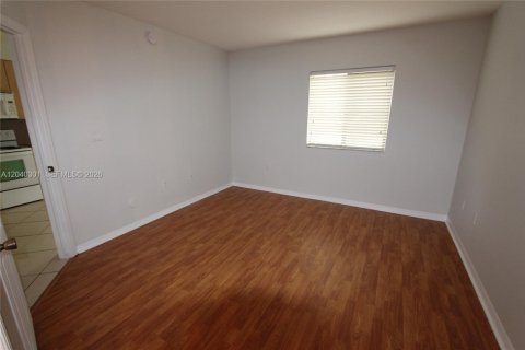 Condo in Cutler Bay, Florida, 2 bedrooms № 2086610 - photo 7