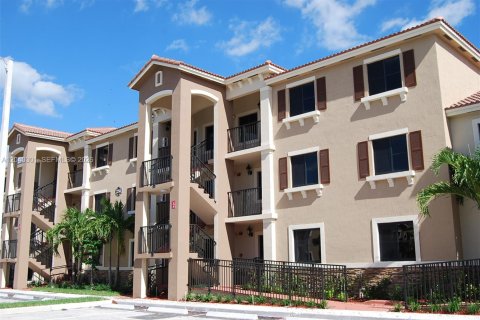 Condo in Cutler Bay, Florida, 2 bedrooms № 2086610 - photo 16
