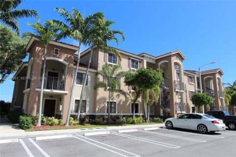 Condo in Cutler Bay, Florida, 2 bedrooms № 2086610 - photo 13