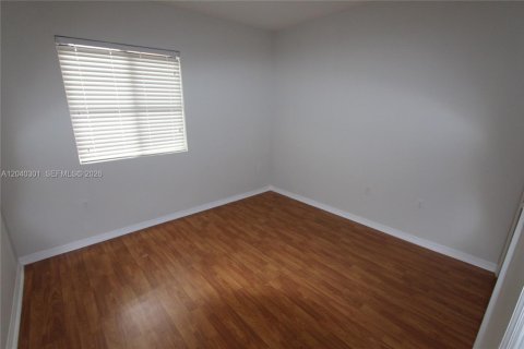 Condo in Cutler Bay, Florida, 2 bedrooms № 2086610 - photo 8