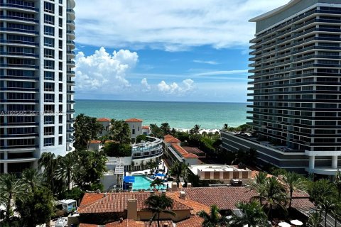 Condominio en Miami Beach, Florida, 2 dormitorios  № 2039093