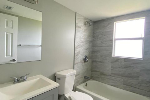 Appartement à louer à Fort Lauderdale, Floride: 2 chambres, 278.71 m2 № 2413018 - photo 4