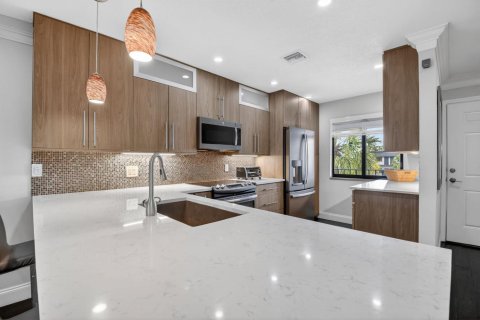 Condo in Lake Worth, Florida, 3 bedrooms  № 2245577 - photo 14