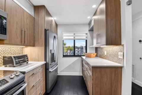 Condo in Lake Worth, Florida, 3 bedrooms  № 2245577 - photo 17
