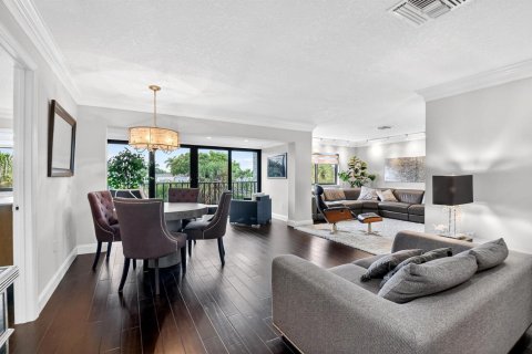 Condo in Lake Worth, Florida, 3 bedrooms  № 2245577 - photo 2