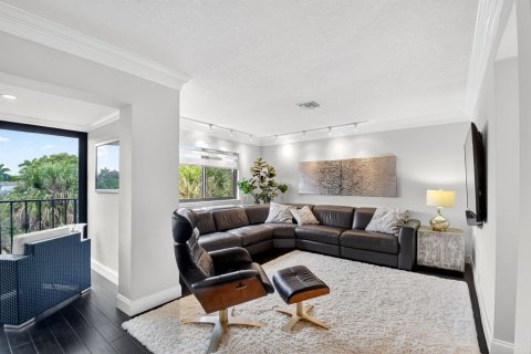 Condo in Lake Worth, Florida, 3 bedrooms  № 2245577 - photo 8
