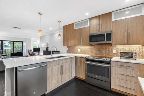 Condo in Lake Worth, Florida, 3 bedrooms  № 2245577 - photo 12