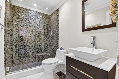 Condo in Lake Worth, Florida, 3 bedrooms  № 2245577 - photo 21