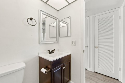 Condo in Delray Beach, Florida, 1 bedroom  № 2374845 - photo 23