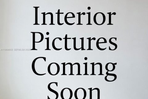 Propiedad comercial en venta en Miami, Florida № 2031693 - foto 5