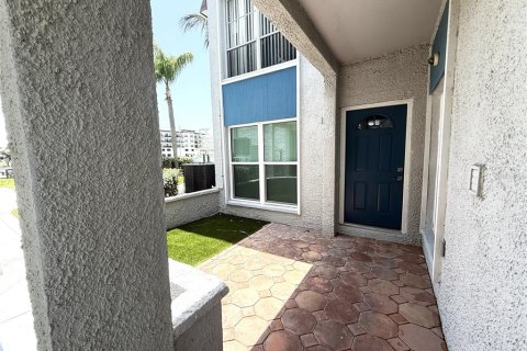 Снять в аренду кондоминиум в Мадейра - Бич, Флорида 3 комнаты, 39.95м2, № 2207710 - фото 27