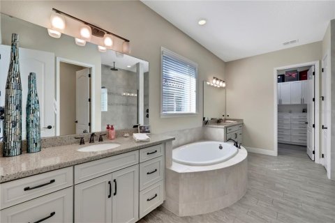 Casa en venta en Lake Mary, Florida, 4 dormitorios, 324.79 m2 № 1553836 - foto 26