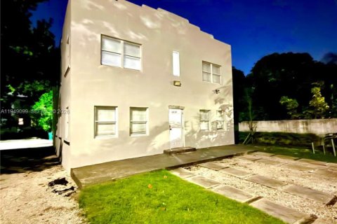 Дом в Майами, Флорида 2 спальни, 78.97м2 № 2004746