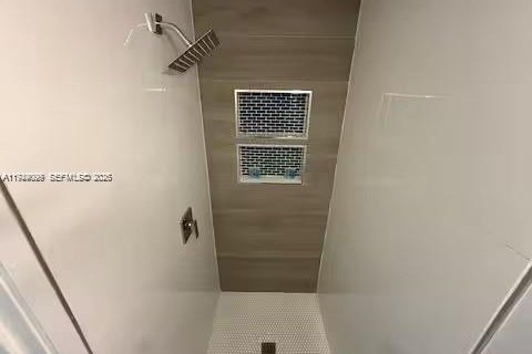 Villa ou maison à louer à Miami, Floride: 2 chambres, 78.97 m2 № 2004746 - photo 5