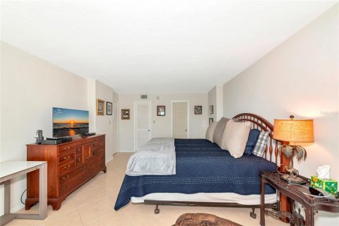 Condo in Sarasota, Florida, 1 bedroom  № 1733276 - photo 25