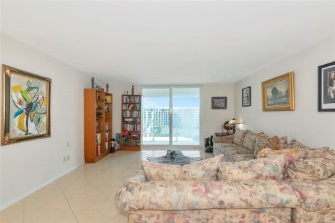 Condo in Sarasota, Florida, 1 bedroom  № 1733276 - photo 30
