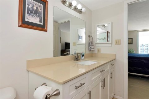 Condo in Sarasota, Florida, 1 bedroom  № 1733276 - photo 27