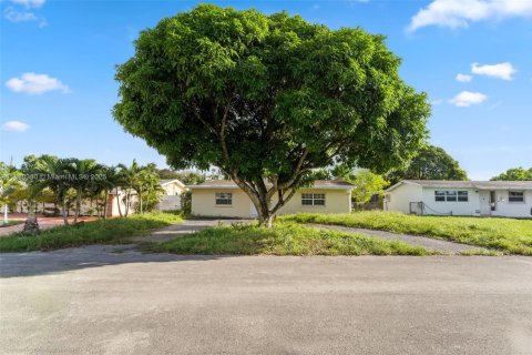 Купить виллу или дом в Мирамар, Флорида 4 спальни, 152.45м2, № 1931922 - фото 9