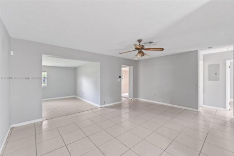 Купить виллу или дом в Мирамар, Флорида 4 спальни, 152.45м2, № 1931922 - фото 11